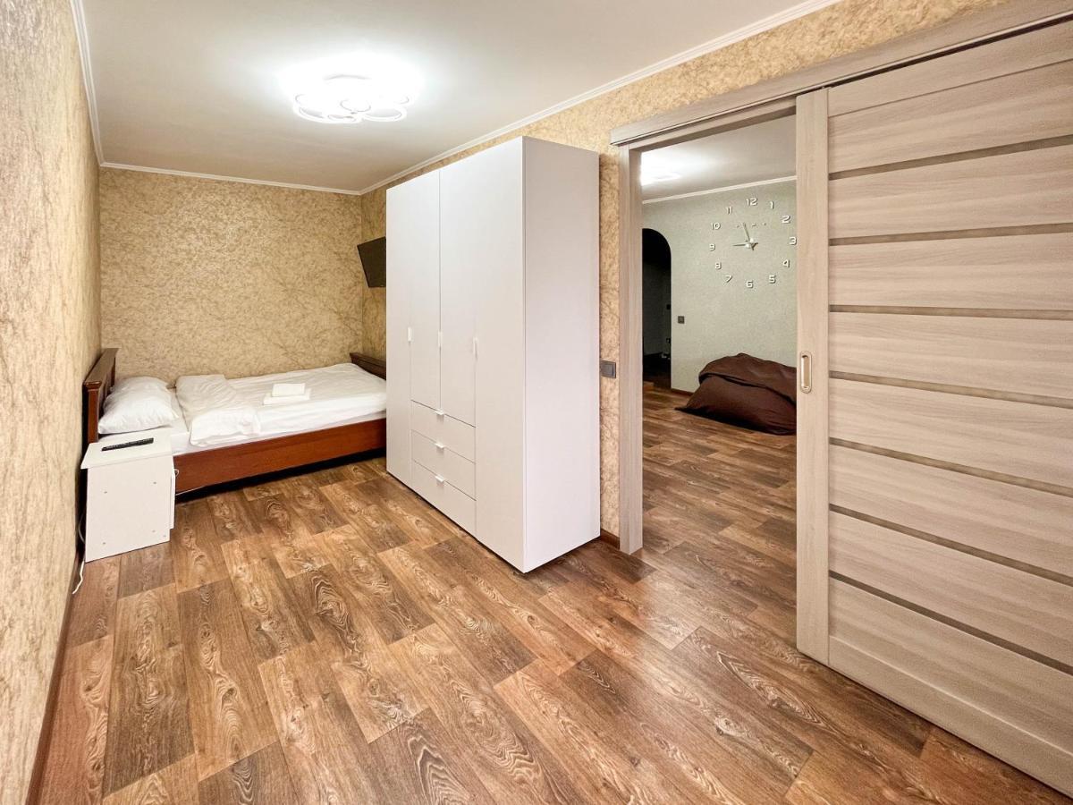 "Domino" 4 Apartments Kharkiv Extérieur photo